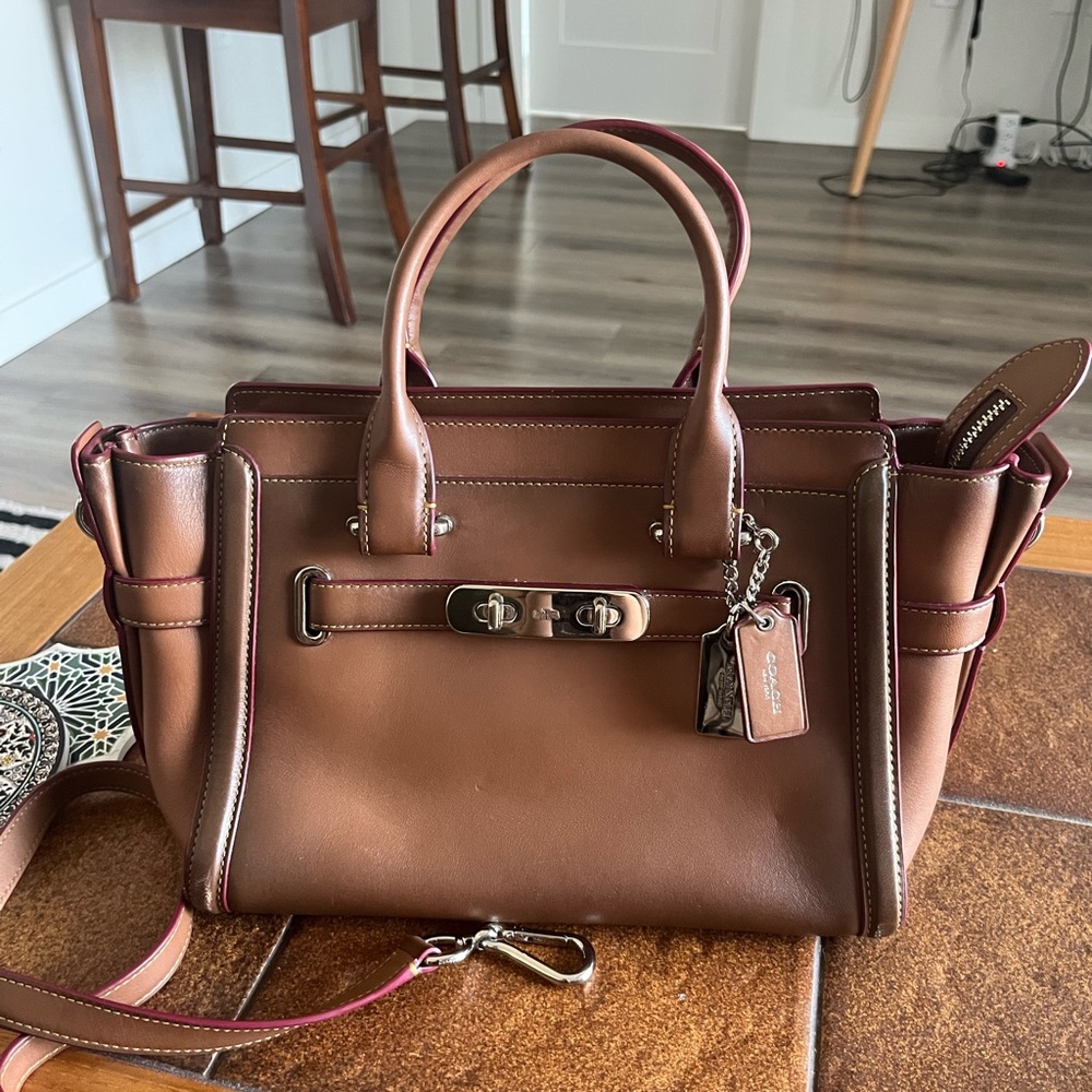 VGUC Coach Brown Leather Handbag